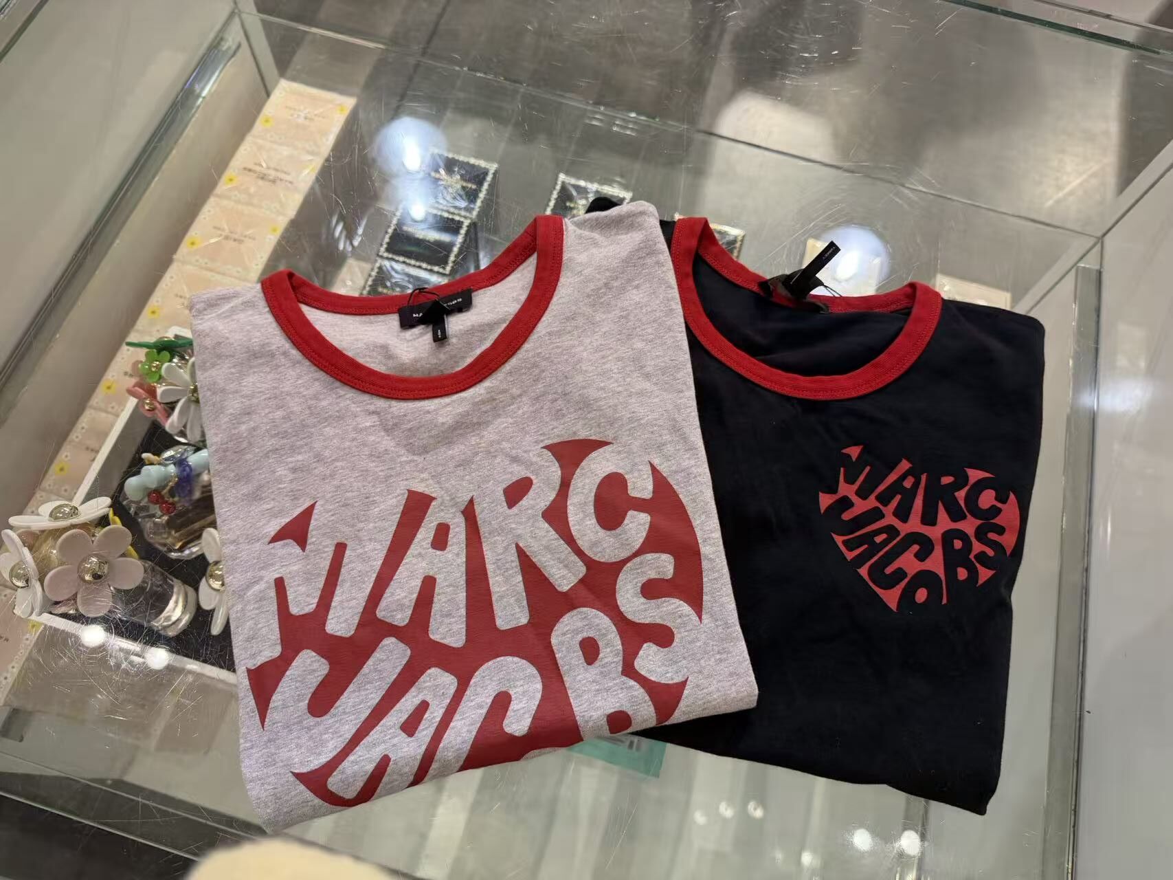 【直播】Marc Jacobs LX0312883 心形LOGO女裝上衣