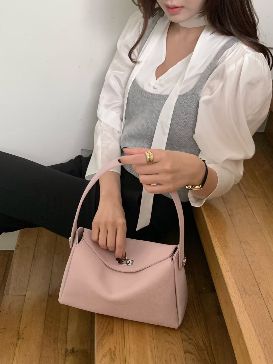 旋鈕真皮小包