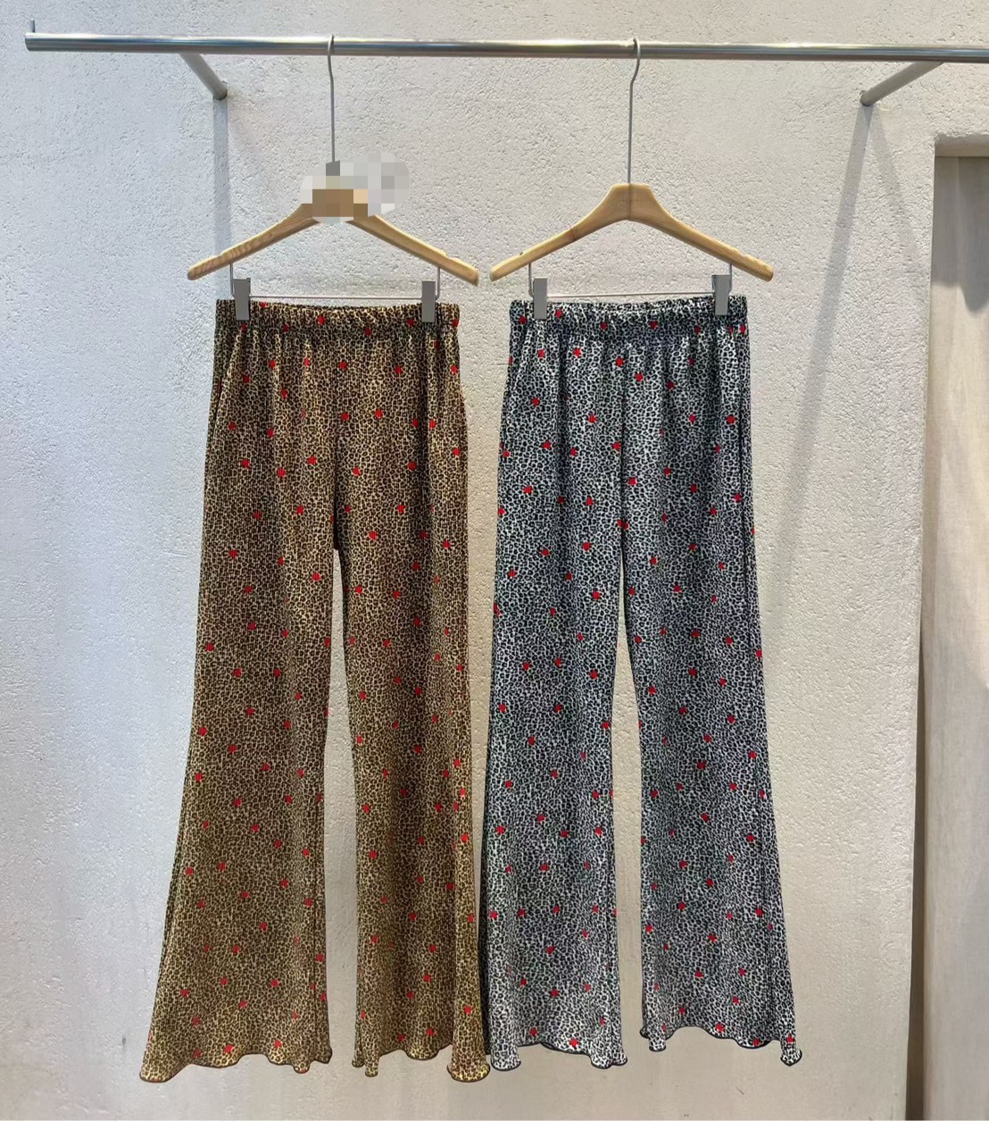 愛心豹紋休閒喇叭直筒褲