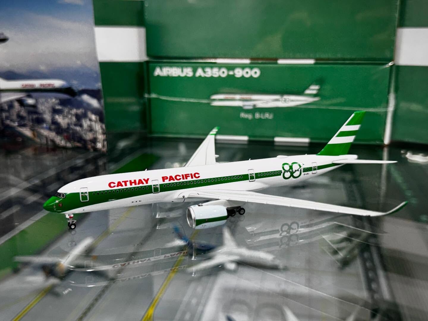 NG 香港國泰航空A350-900 B-LRJ 80週年1:400