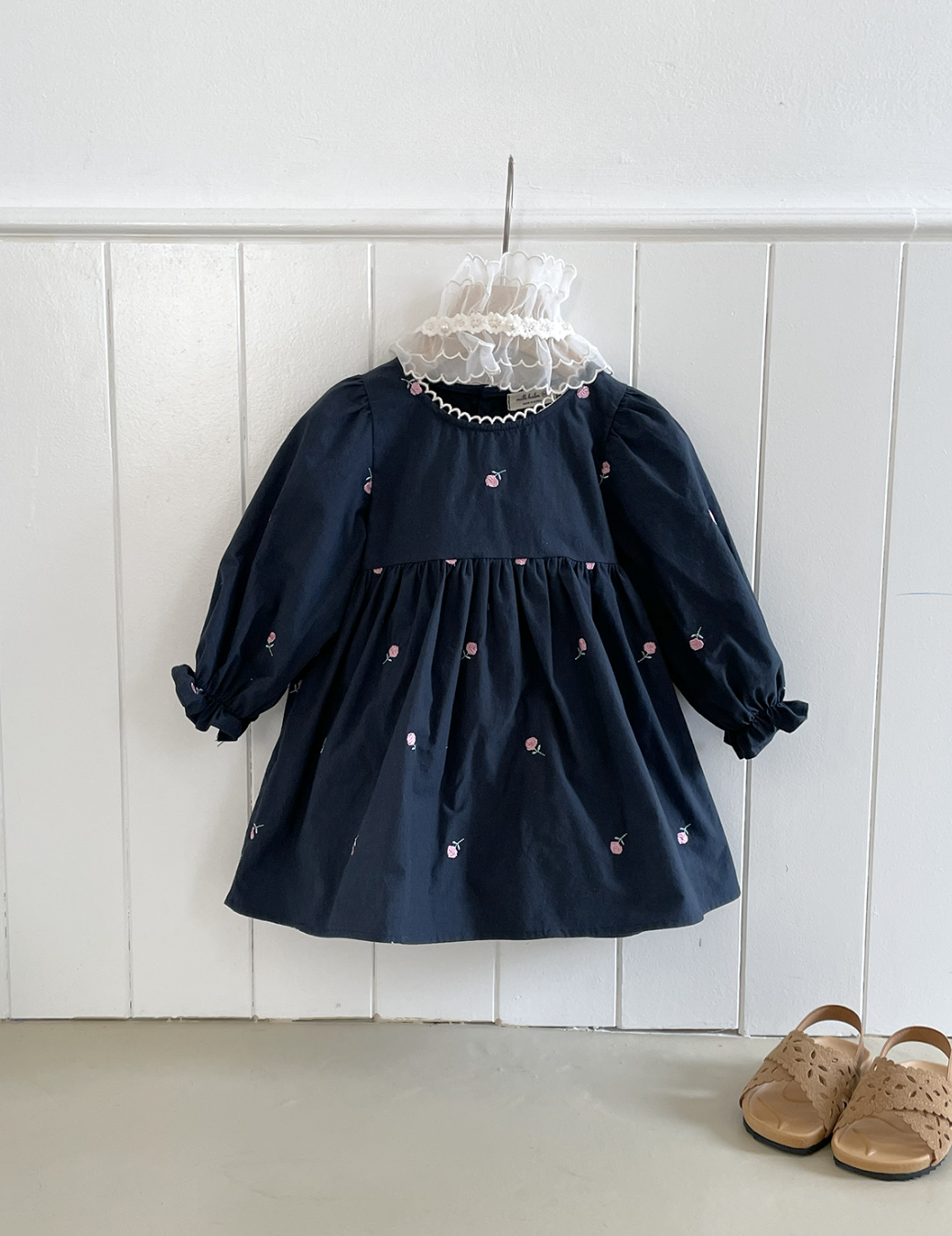 簡約小花刺繡洋裝