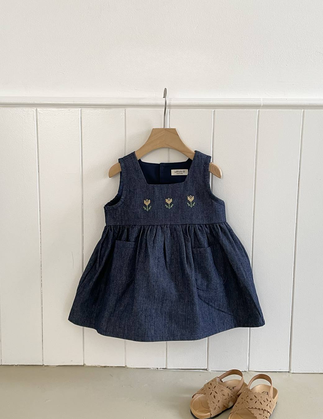 經典丹寧小花刺繡連身裙