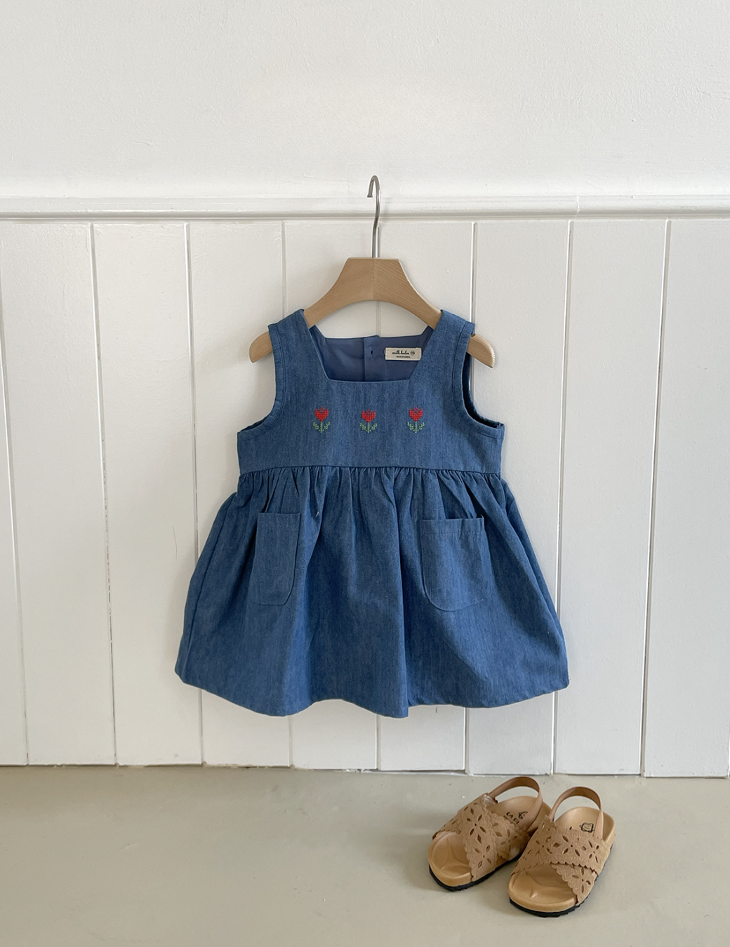 經典丹寧小花刺繡連身裙