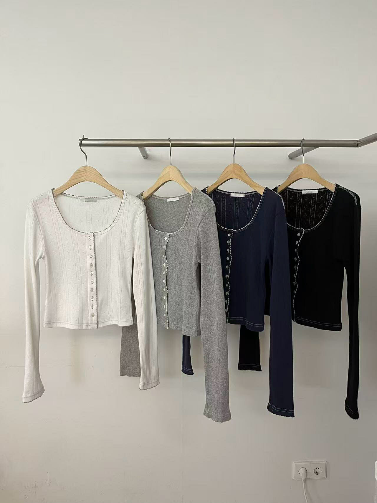 PA41 法式排釦網眼棉上衣