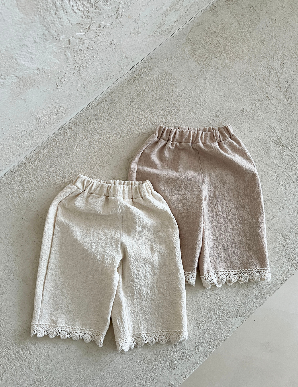 立體雕花蕾絲拼接長褲