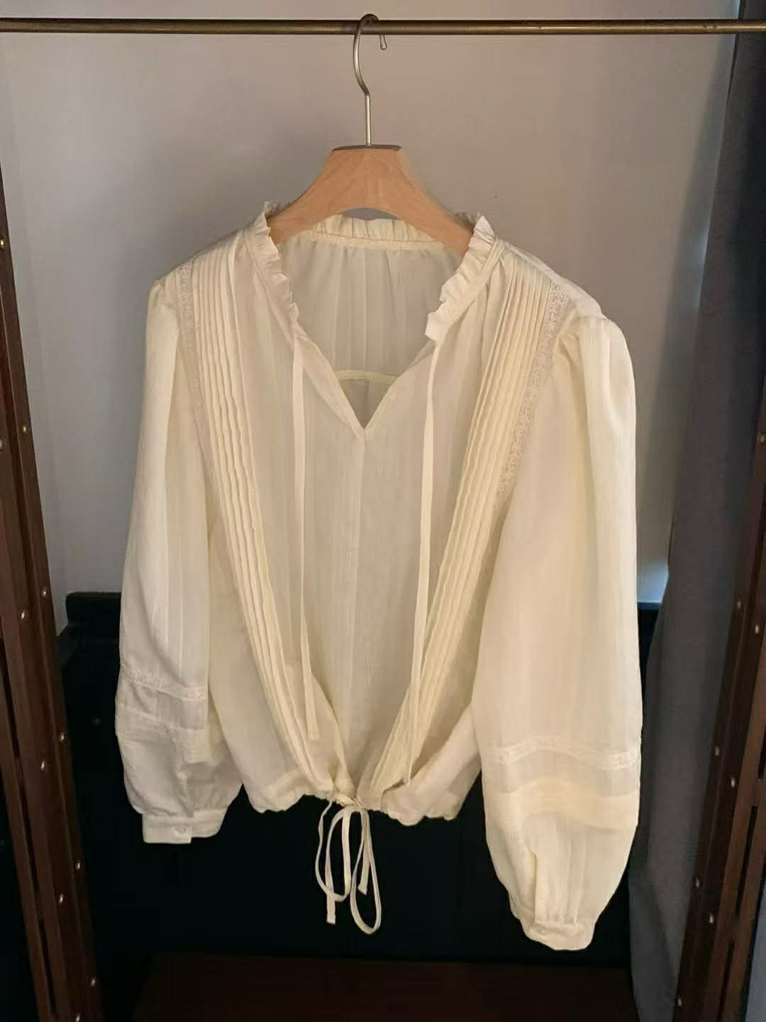 PA44 法式人造絲古典壓摺上衣