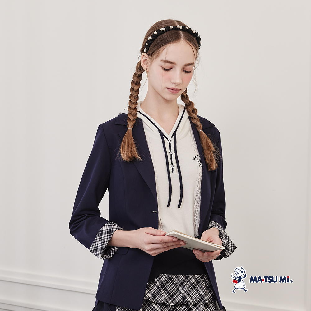 MA‧TSU Mi 率性撞色微鏤空紋理開釦連帽針織短袖上衣(白.深藍)