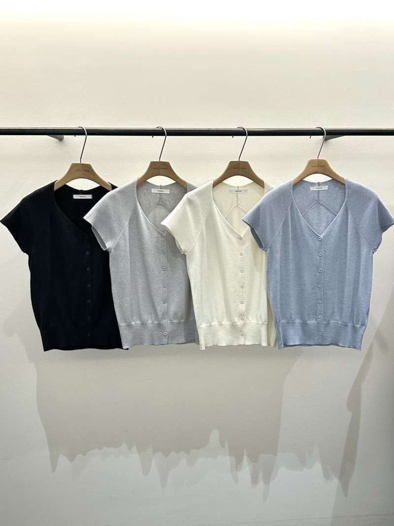 OB5511 V領拼坑紋小上衣*特價* (優惠碼同充值購物金不適用)