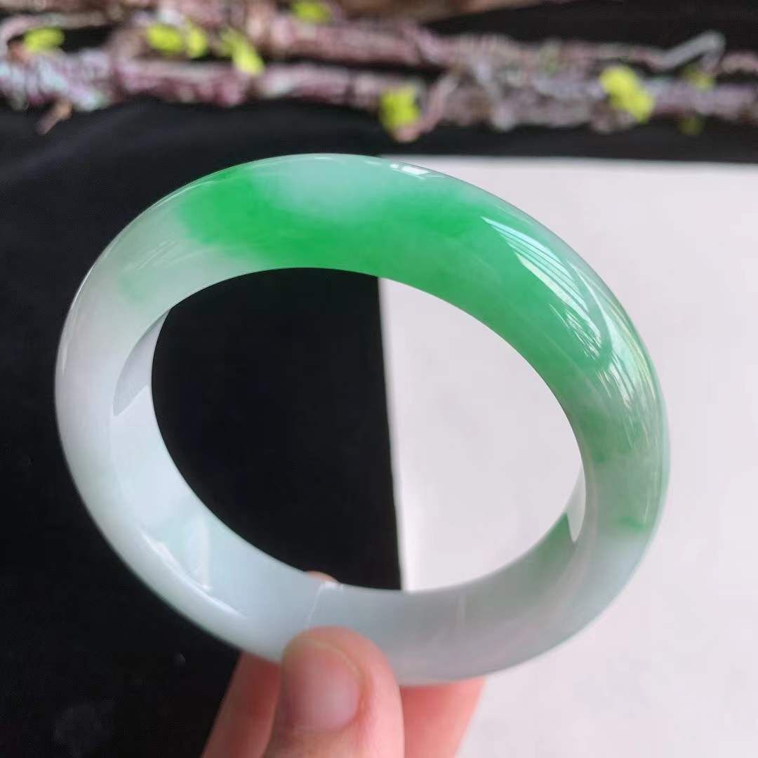 372663 53.8mm翡翠冰糯飄陽綠正圈手鐲 (52-54)