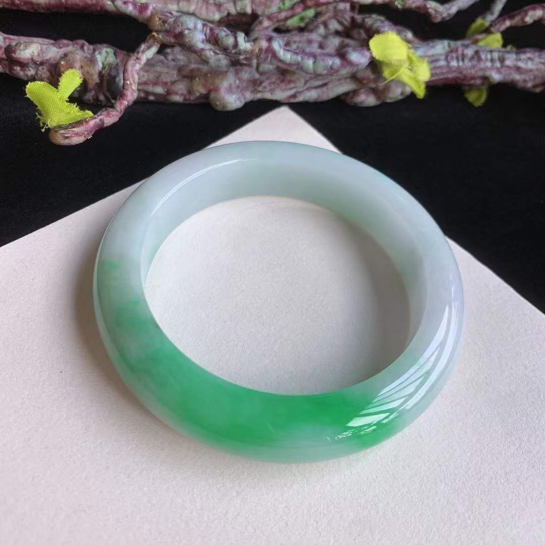 翡翠冰糯飄陽綠正圈手鐲,天然翡翠A玉, 緬甸玉, Jade, Jadeite