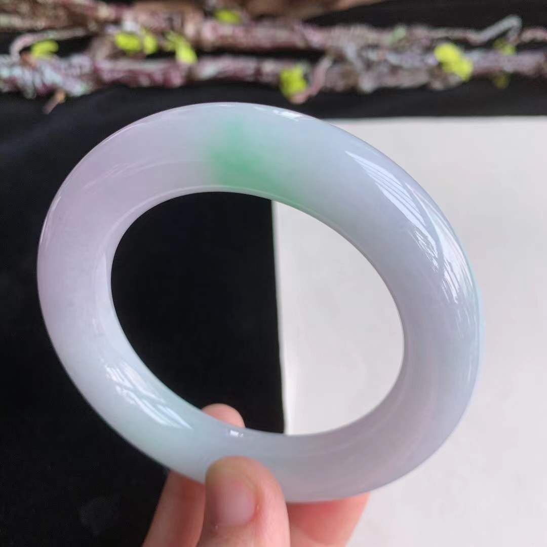 372665 54.4mm翡翠冰糯紫羅蘭飄綠胖圓條手鐲 (54-56)