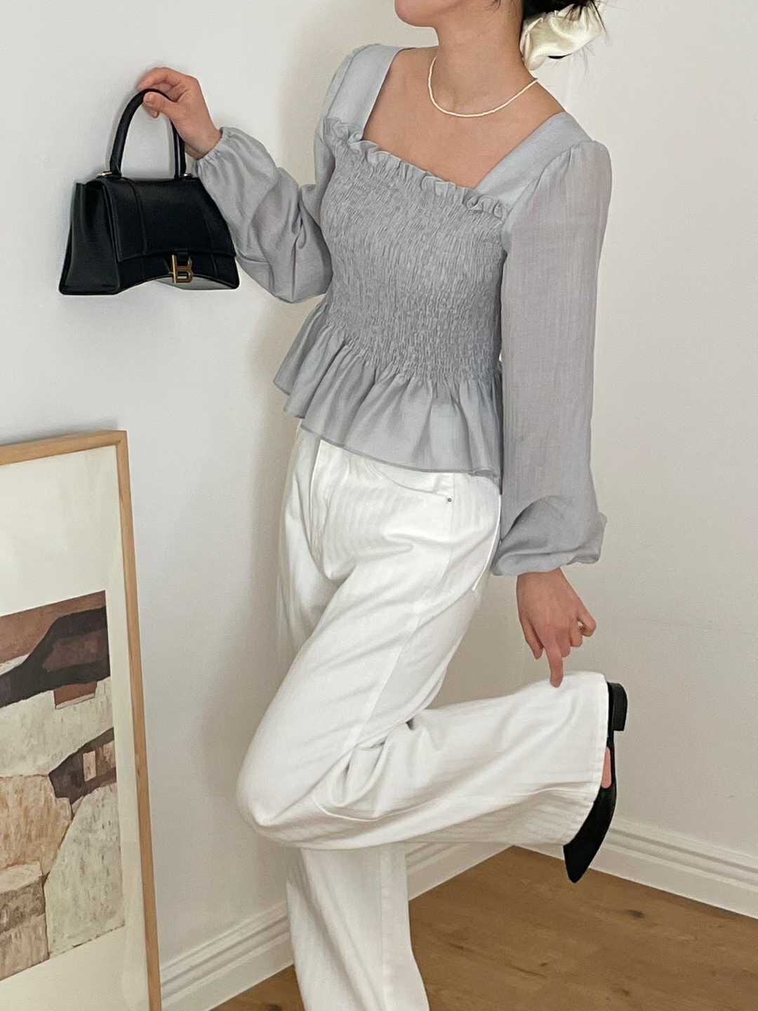 #01 方領鬆緊褶皺荷葉邊上衣