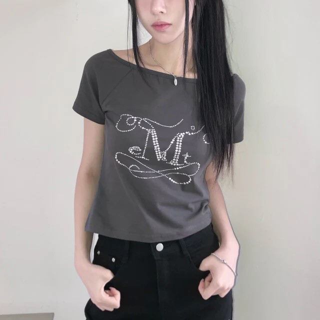 <滿千免運🛒>Mucent 單肩 水鑽 Logo 短踢 水霧灰