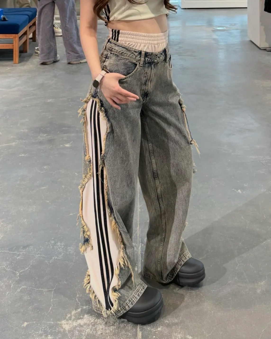 海外限定‼️ ADIDAS ORIGINALS ADILENIUM  磨毛 流蘇破壞牛仔 闊腿褲 二色