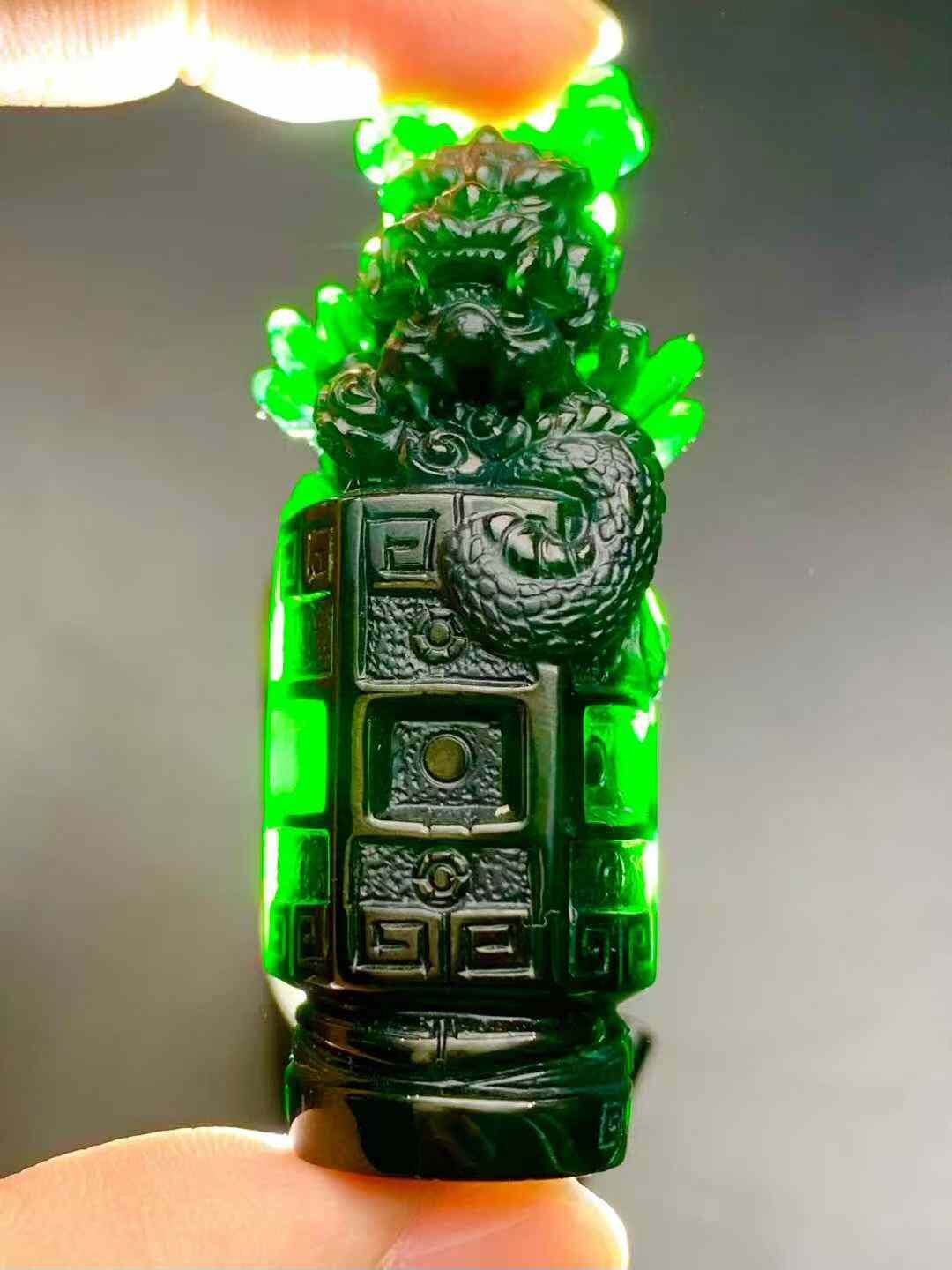 375913 翡翠墨翠龍柱