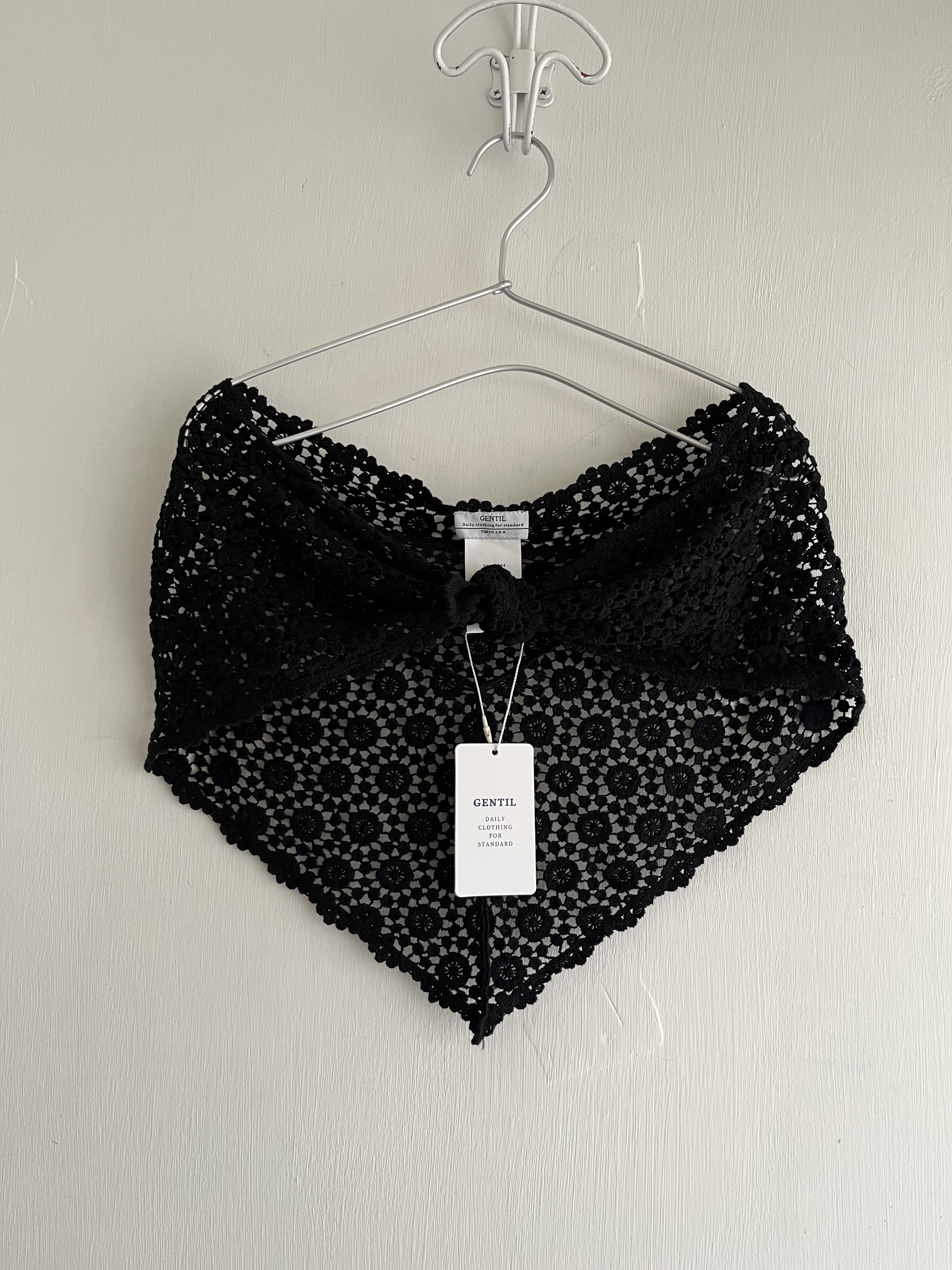 GENTIL黑色三角型鈎花披肩