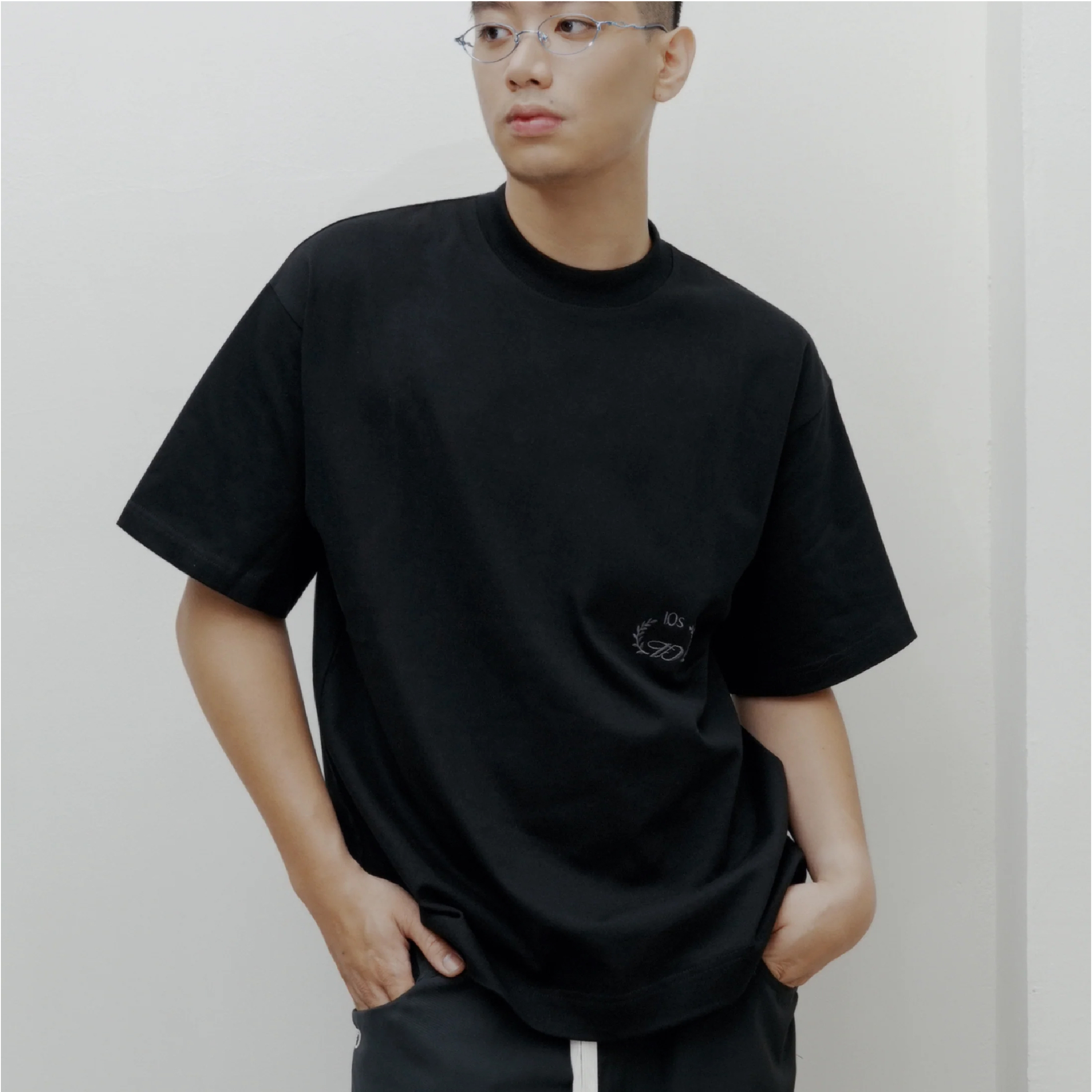 1dyll.assemblage 10SS Logo Boxy Tee