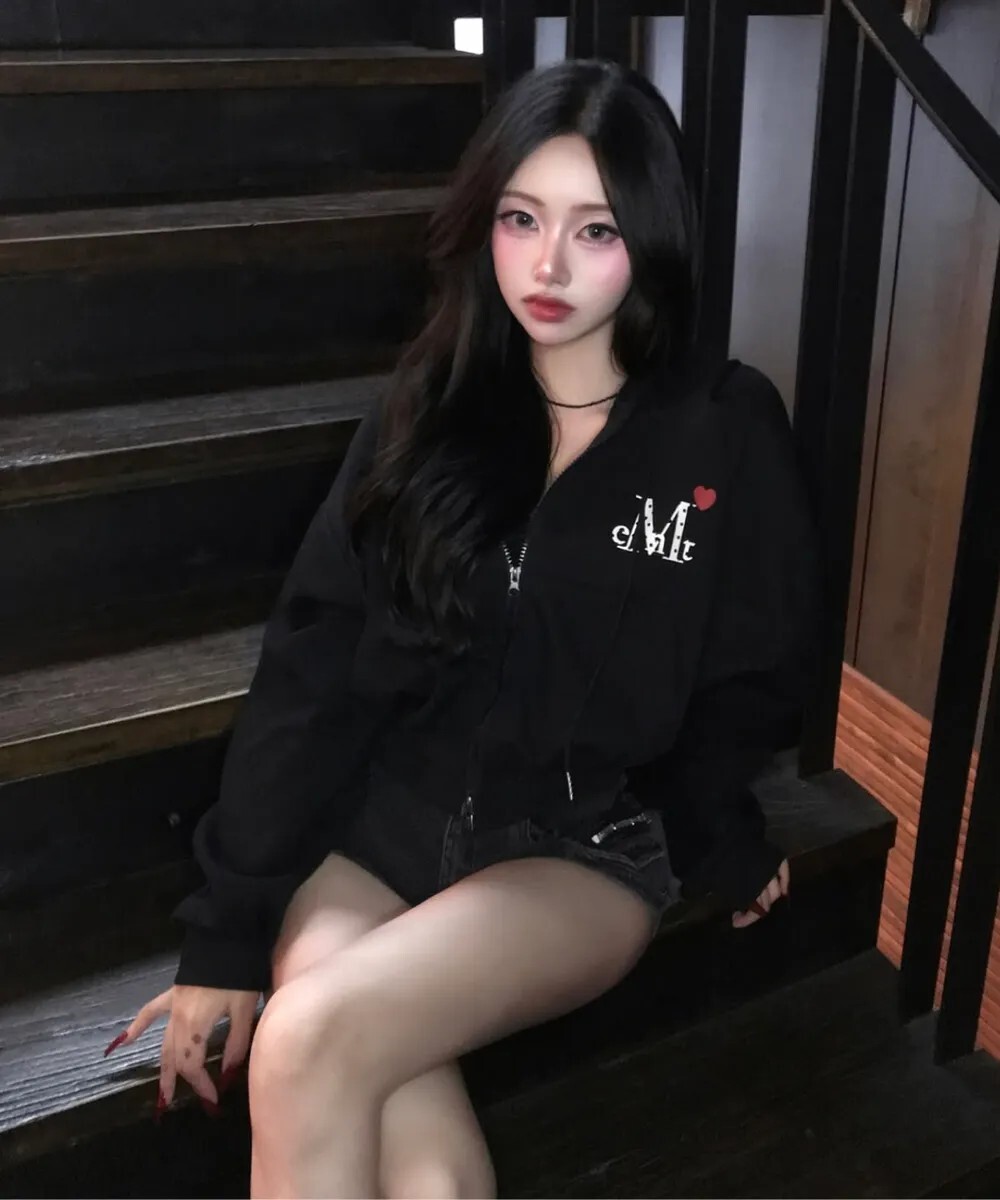 <滿千免運🛒>Mucent  迷你愛心Logo 愛心波點  連帽外套