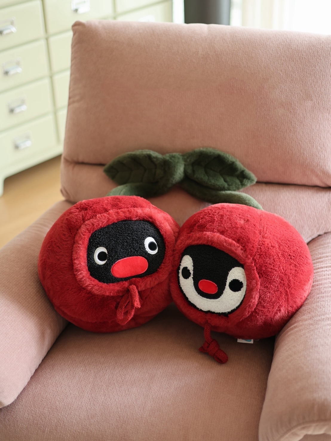 宅配免運‼️正版授權 PINGU 櫻桃 抱枕