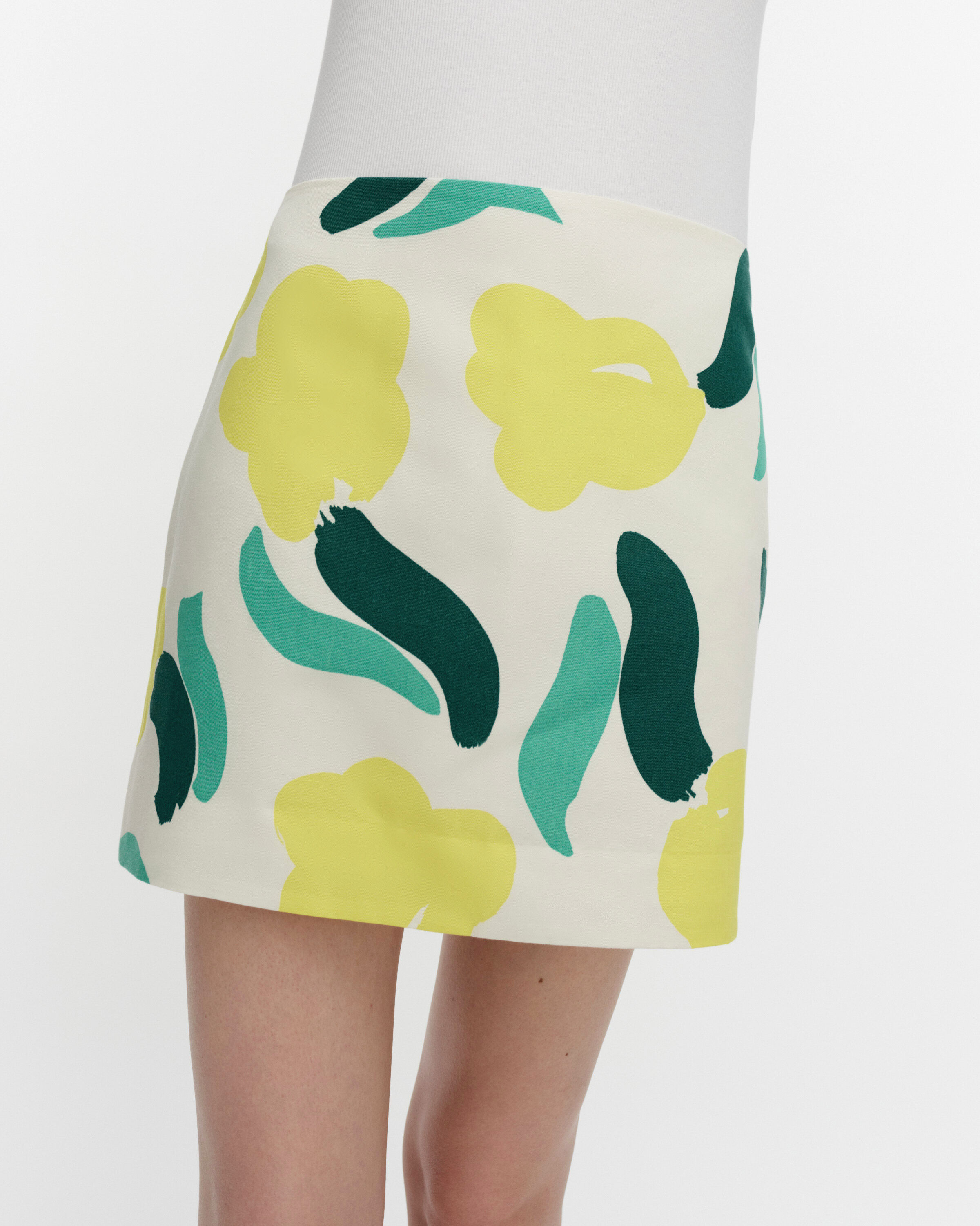 Kokoaminen Lemmitty 短裙