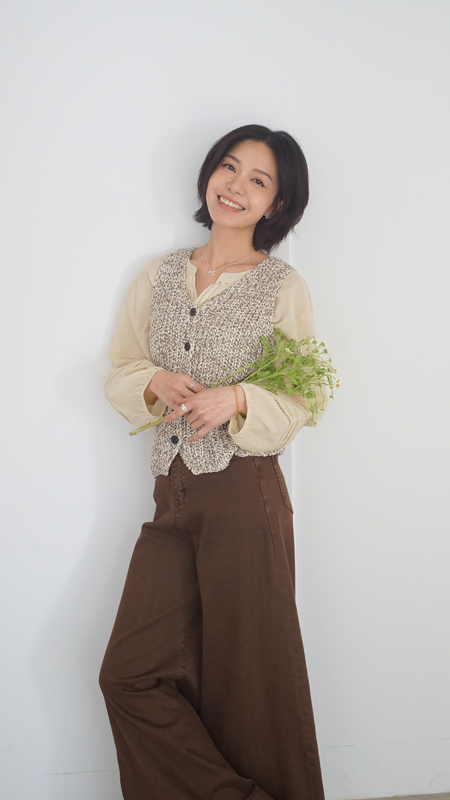 Ｖ領單徘釦針織衫