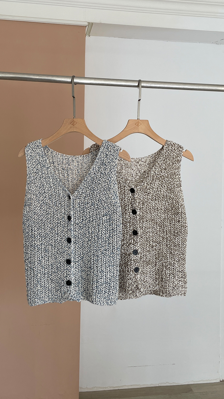 Ｖ領單徘釦針織衫