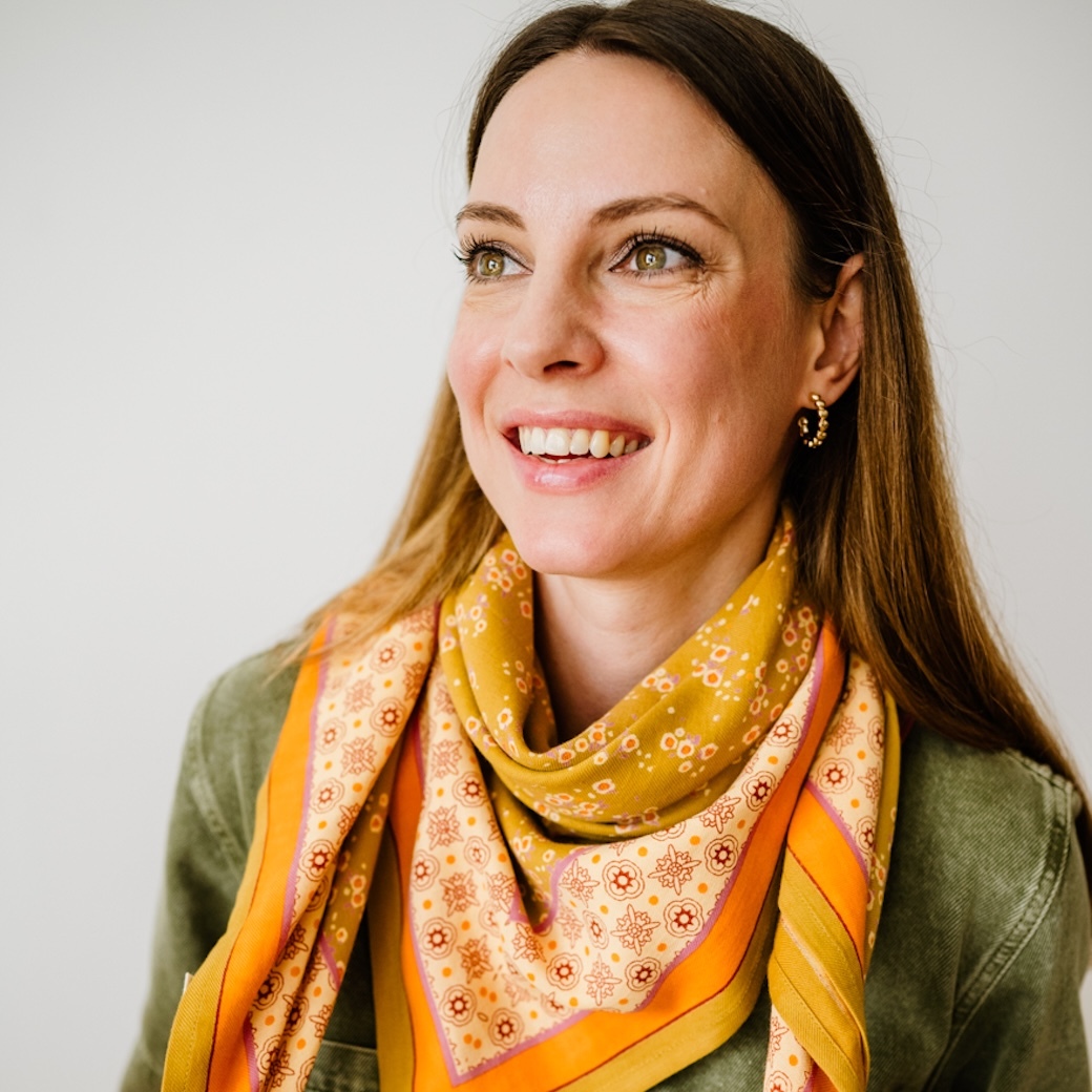 怡琪卡其綠 | 領巾