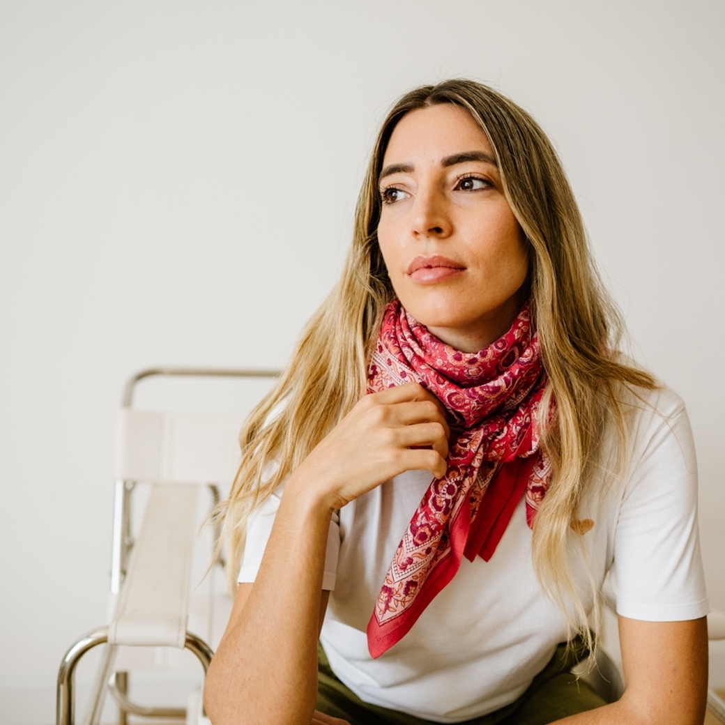 加爾達覆盆子紅 | 領巾