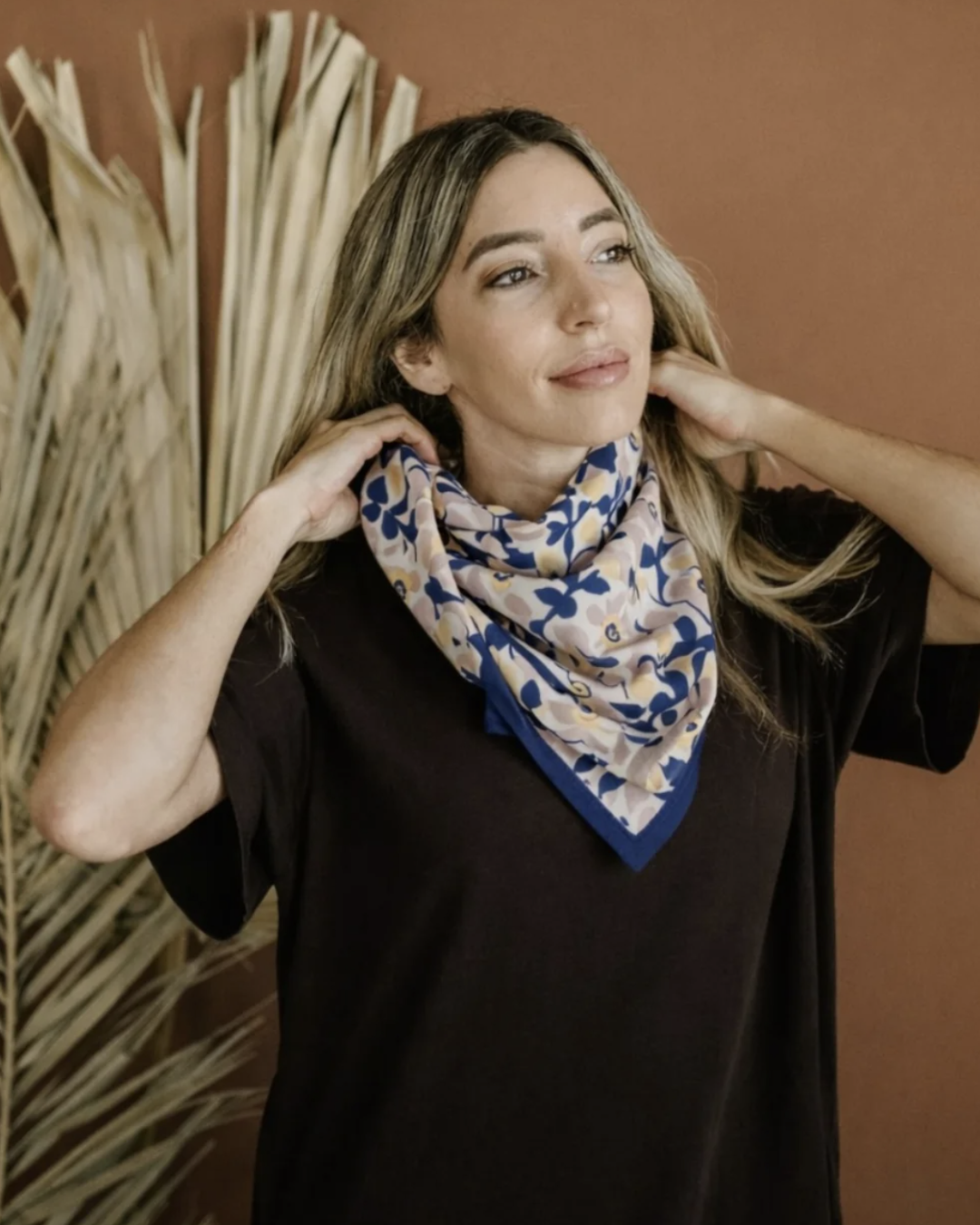 愛米莉亞藍色 | 領巾