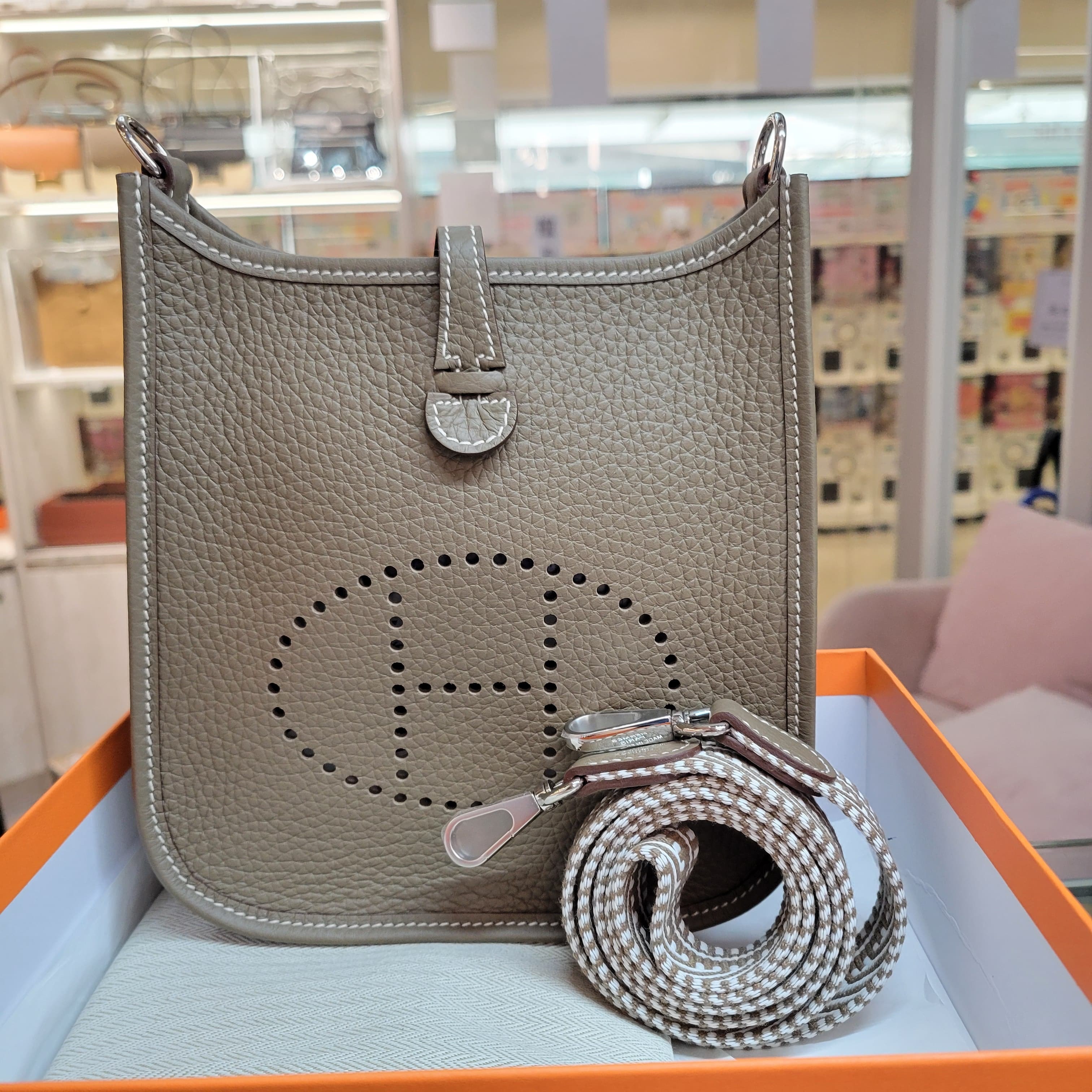 HERMES MINI EVELYNE ETOUPE/ETOUPE-BLANC CK 110CM 大象灰銀扣 編織帶