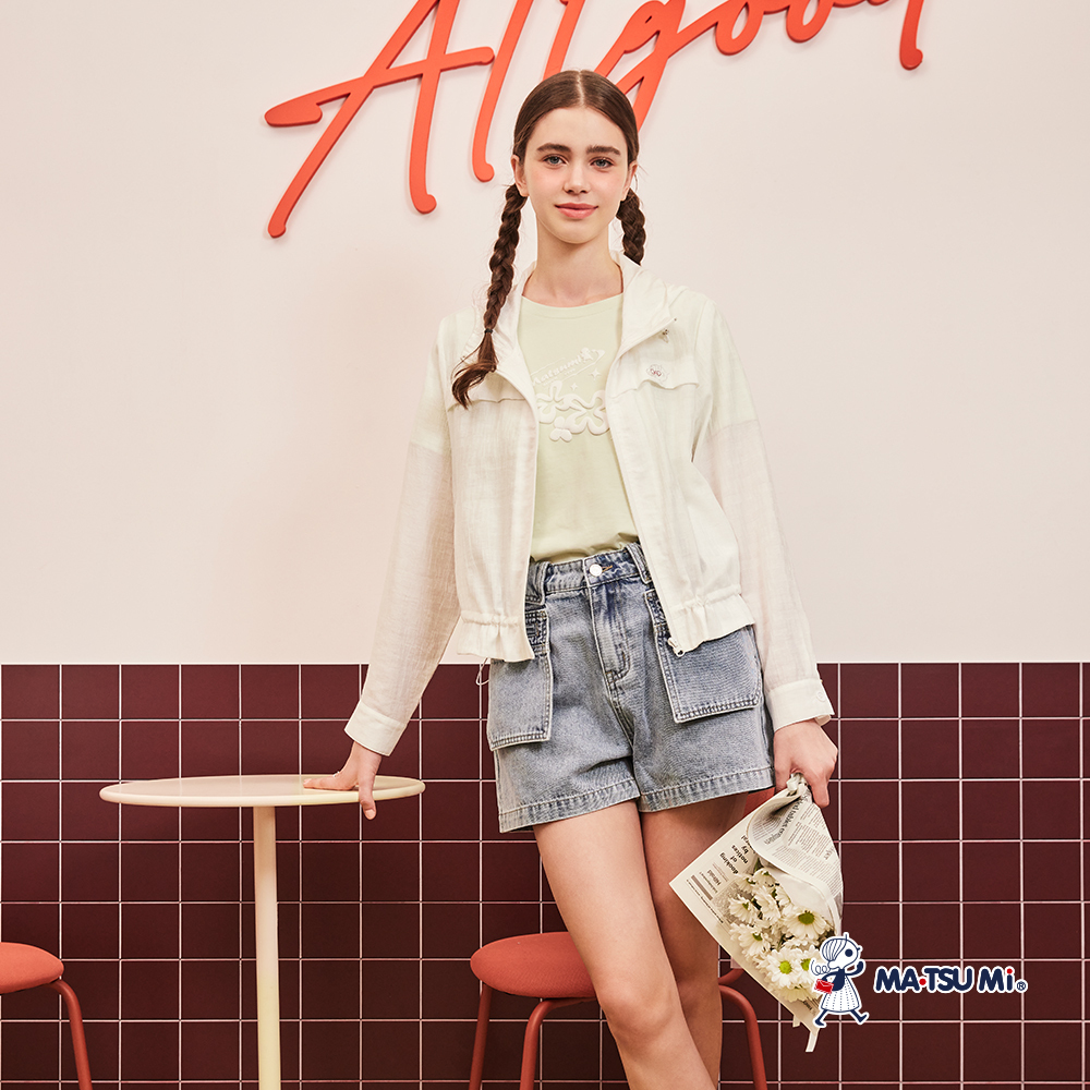 MA‧TSU Mi 輕巧透氣紋理感瑪娃貼鑽連帽外套(白.水藍)