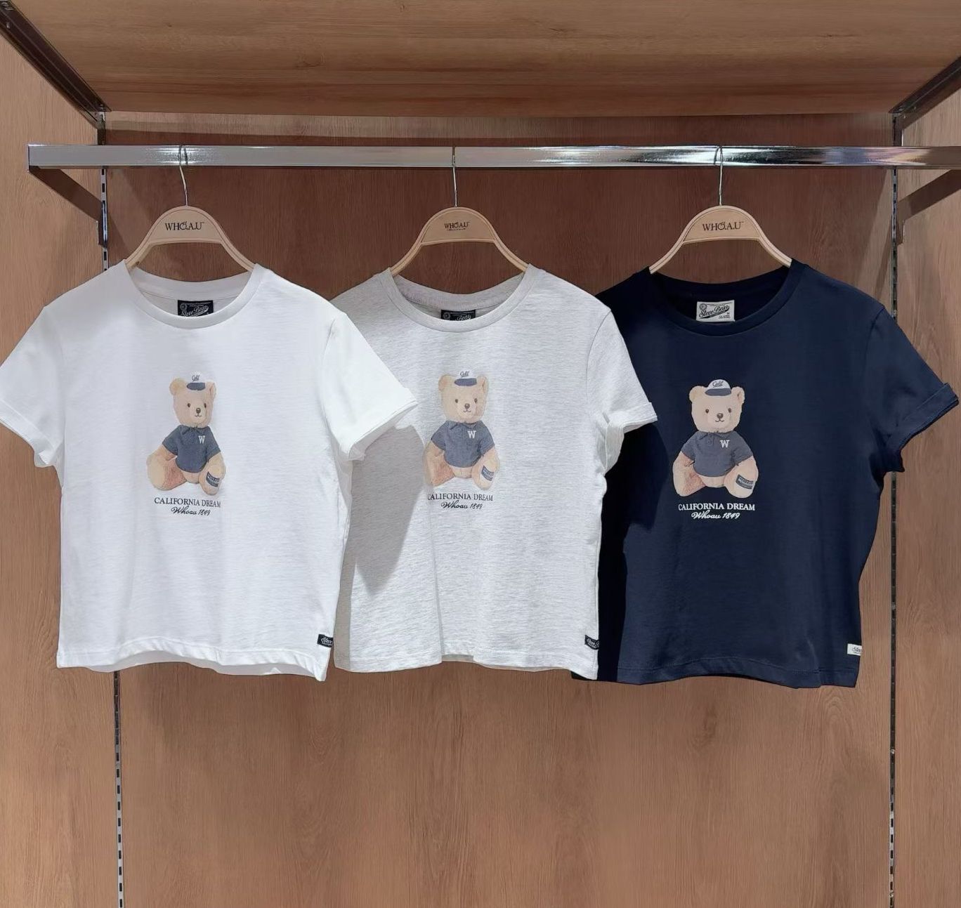 【WHO.A.U】Bear Photo Crop T-shirt[B] (G207-G212)