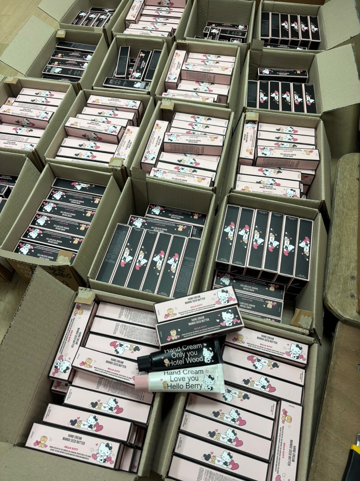 韓國限定Hetras x hello kitty聯名香氛護手霜 50ml