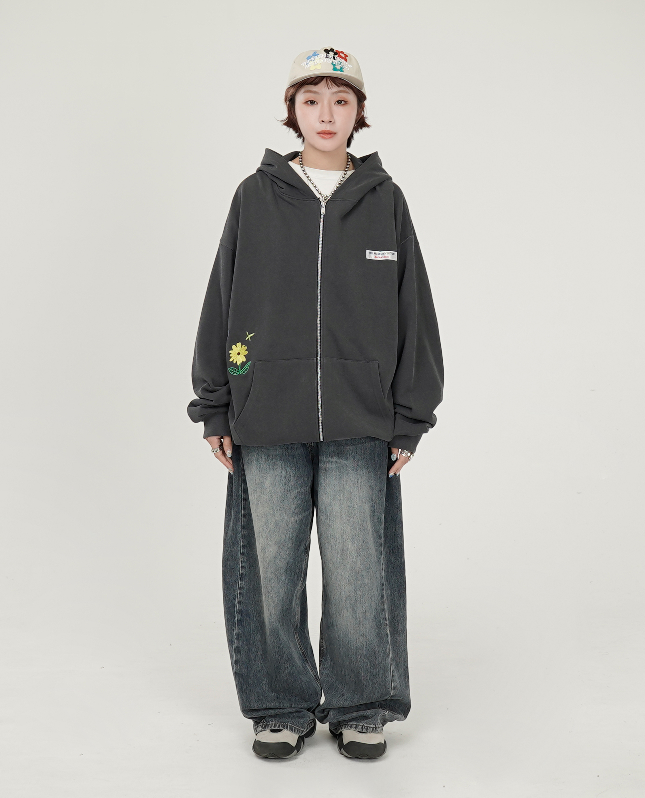 THE MUSEUM VISITOR SYMBOL EMBROIDERED HOODIE ZIP UP - 26SS