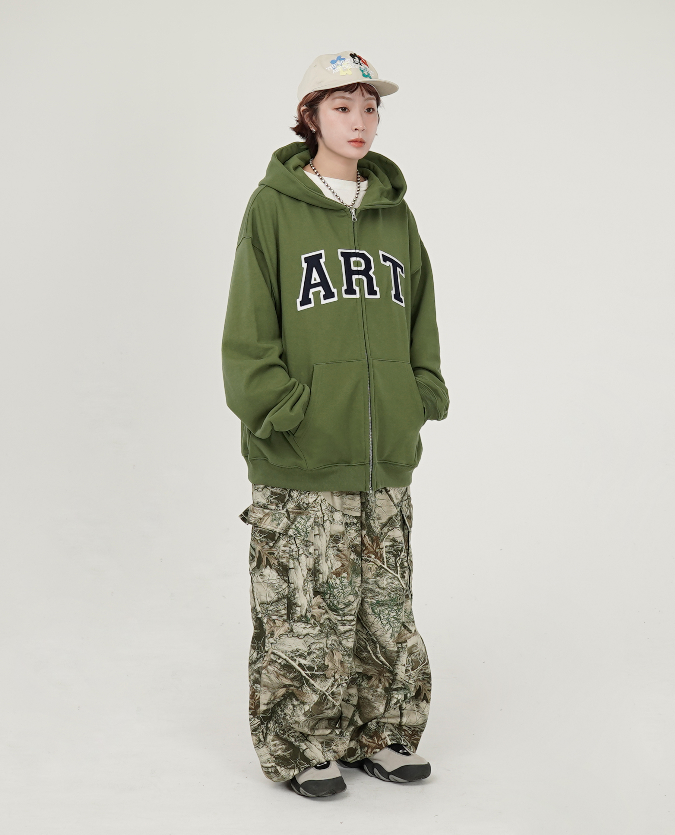 THE MUSEUM VISITOR ART APPLIQUE HOODIE ZIP UP - 26SS