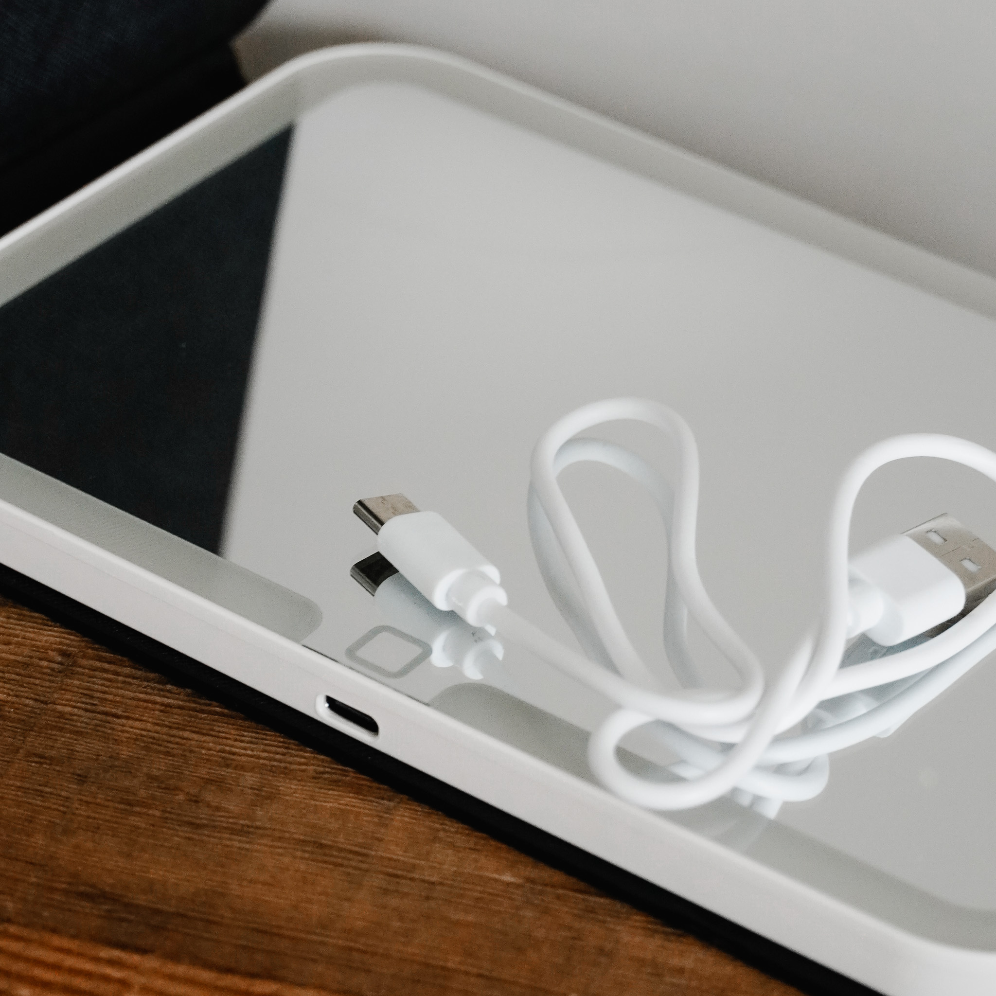 質感皮革LED補光化妝鏡 兩色售 預購