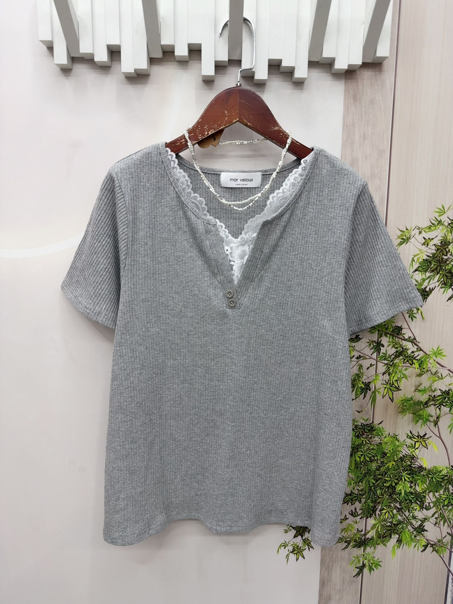 Mar 拼Lace 邊淨色top~150F