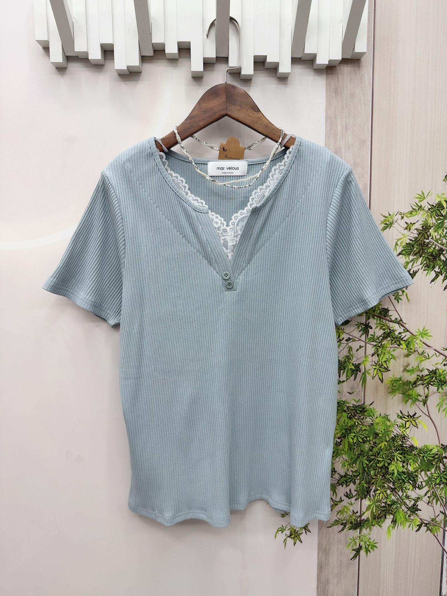 Mar 拼Lace 邊淨色top~150F