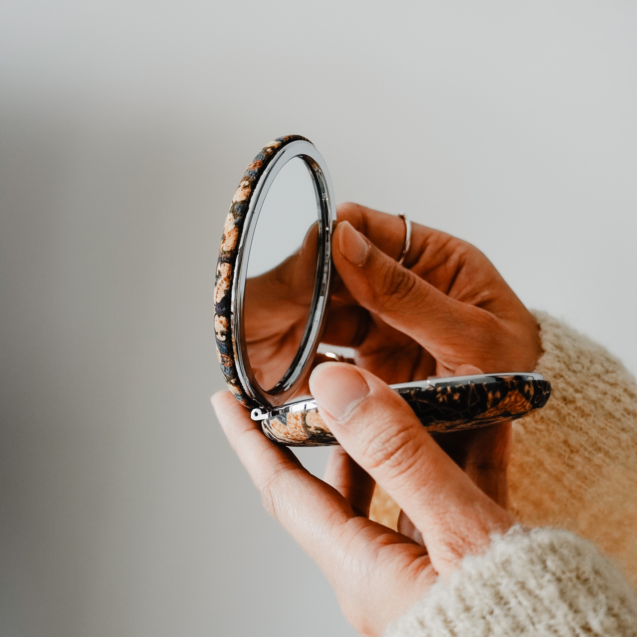 復古軟木花紋雙面隨身鏡 兩色售