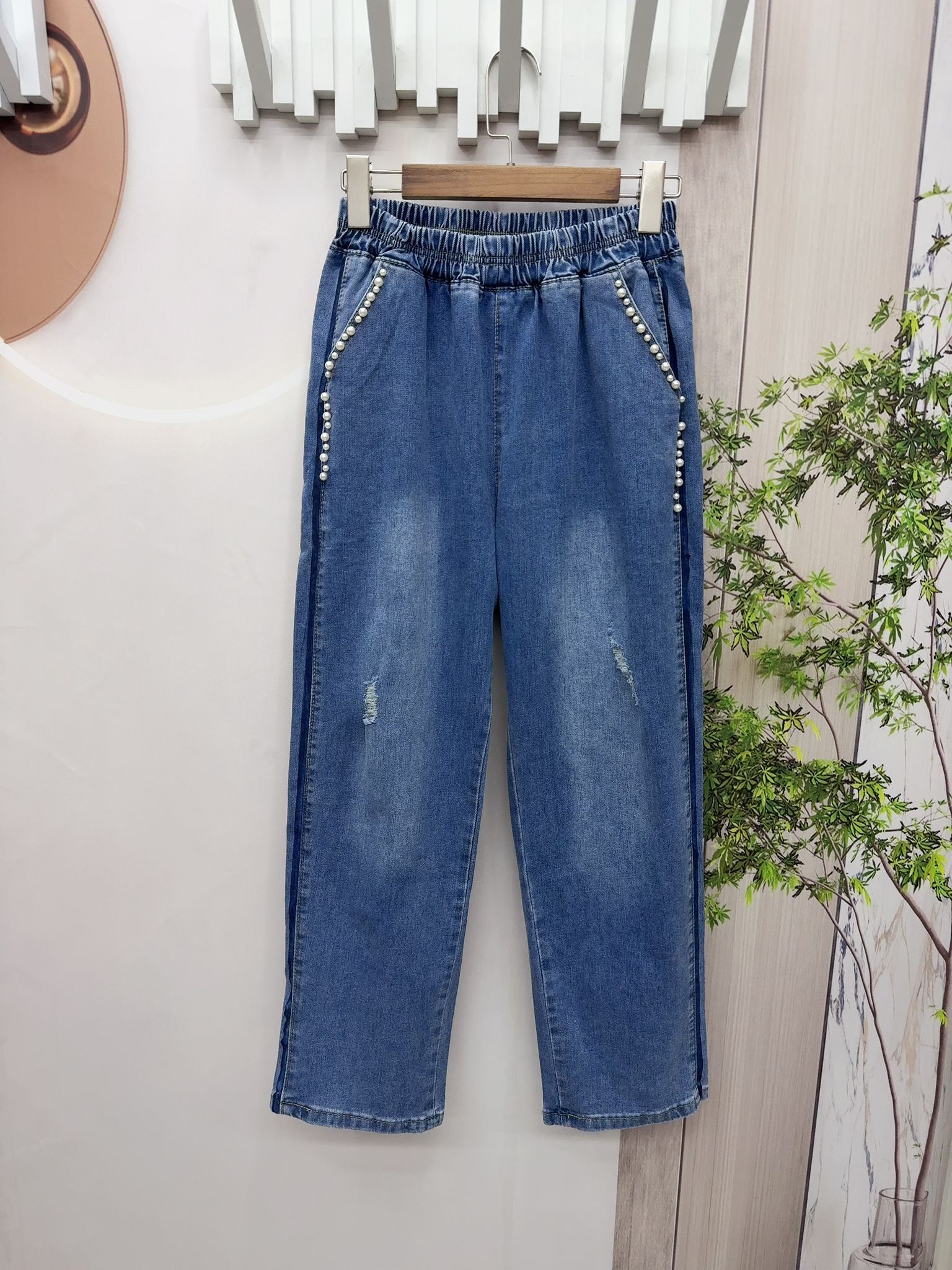 Mar 拼珍珠邊微收腳型牛仔褲~150P