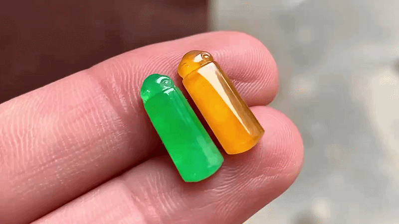 3747 翡翠滿色黃金無事牌一對