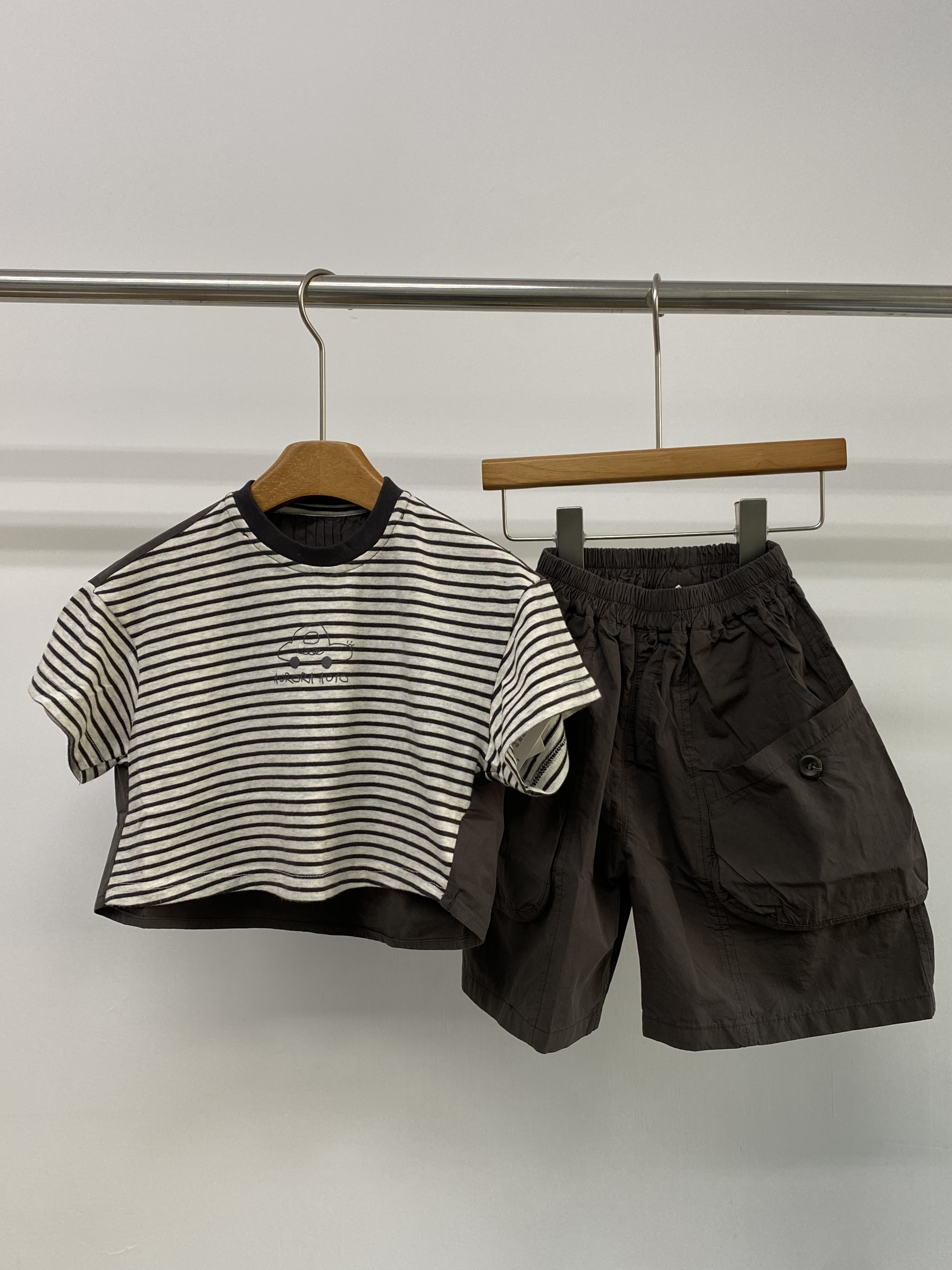 A04448條紋小汽車套裝