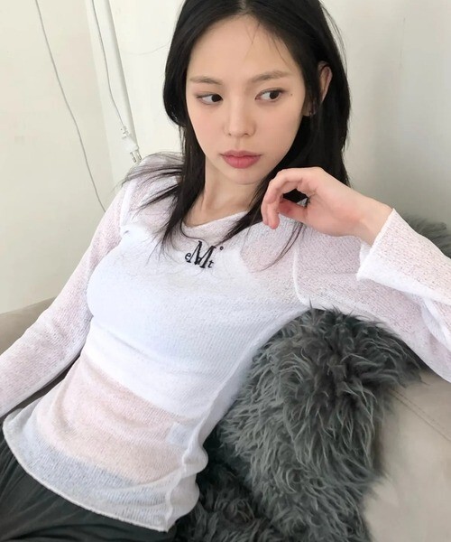 <滿千免運🛒> Mucent  小標 透視 V領針織衫