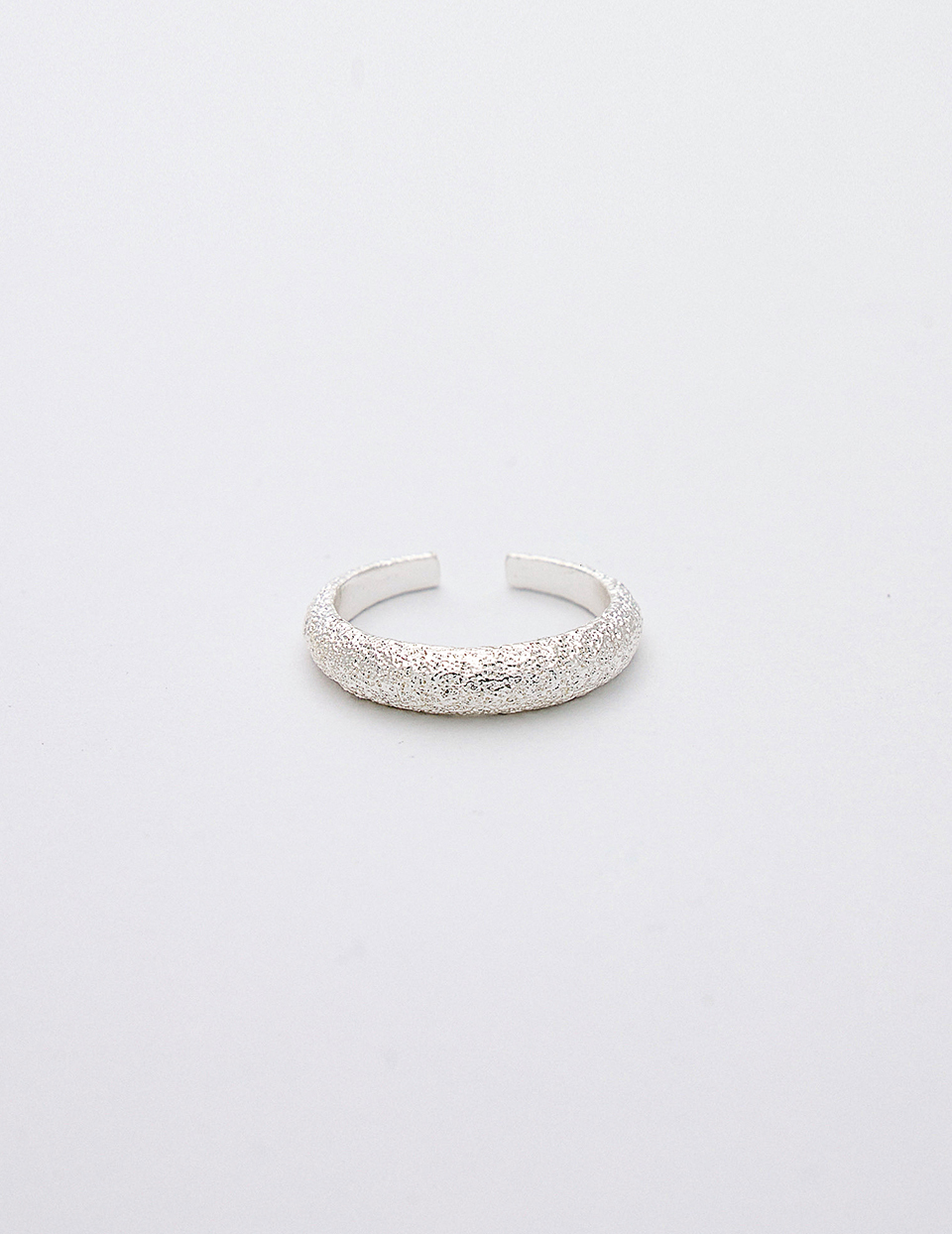 細緻凹凸紋理戒指