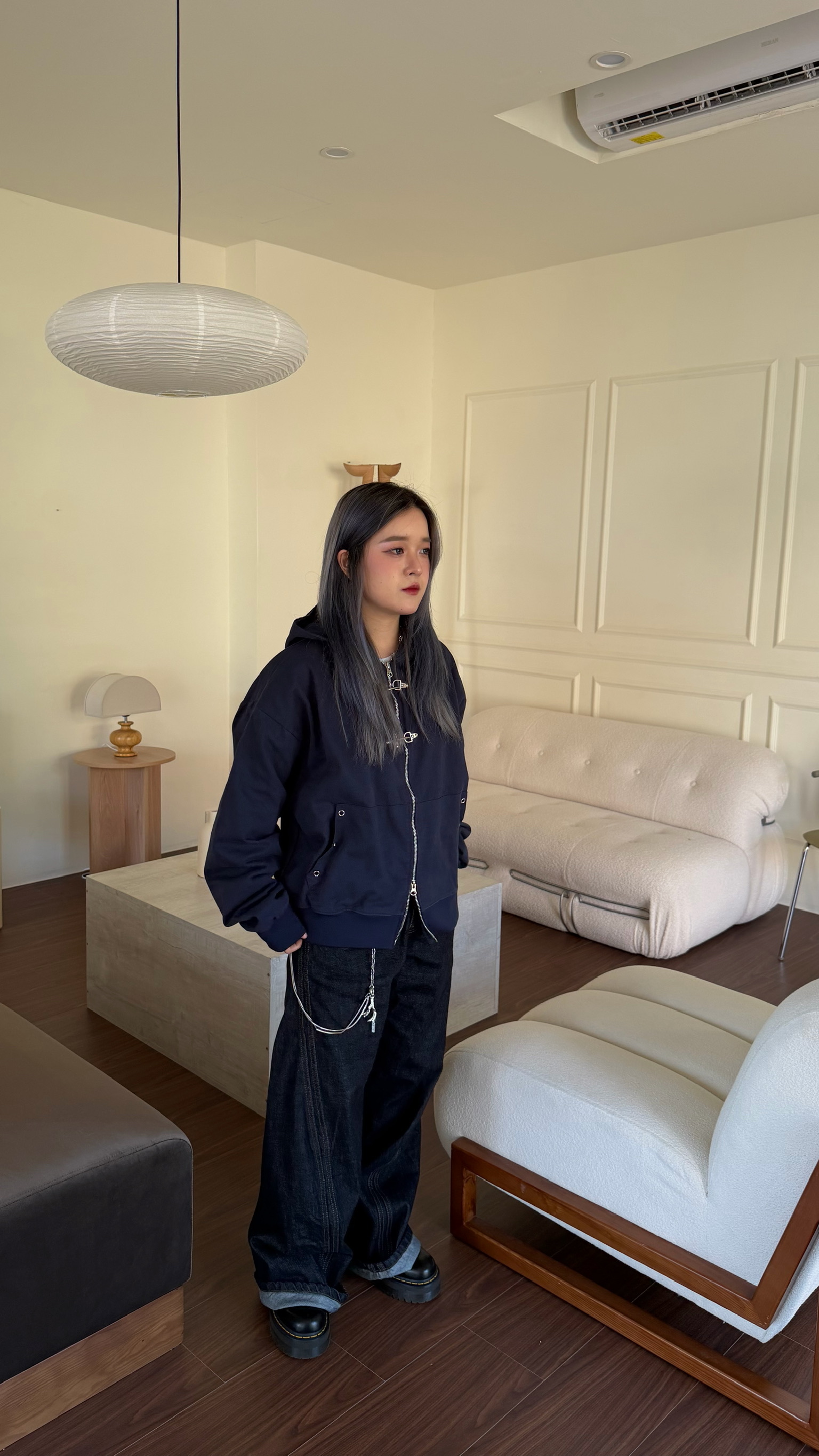 弧線排扣喇叭單寧褲