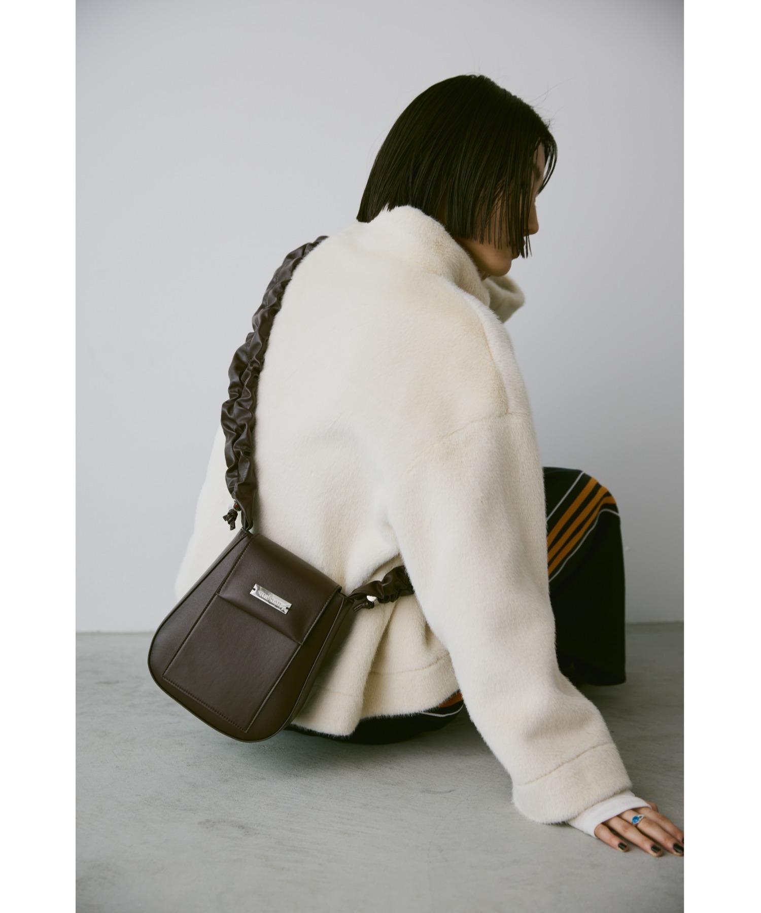 <日本銷量破萬>日本 un/neu 2WAY 褶皺手柄 翻蓋 可調節揹帶 馬鞍包 四色