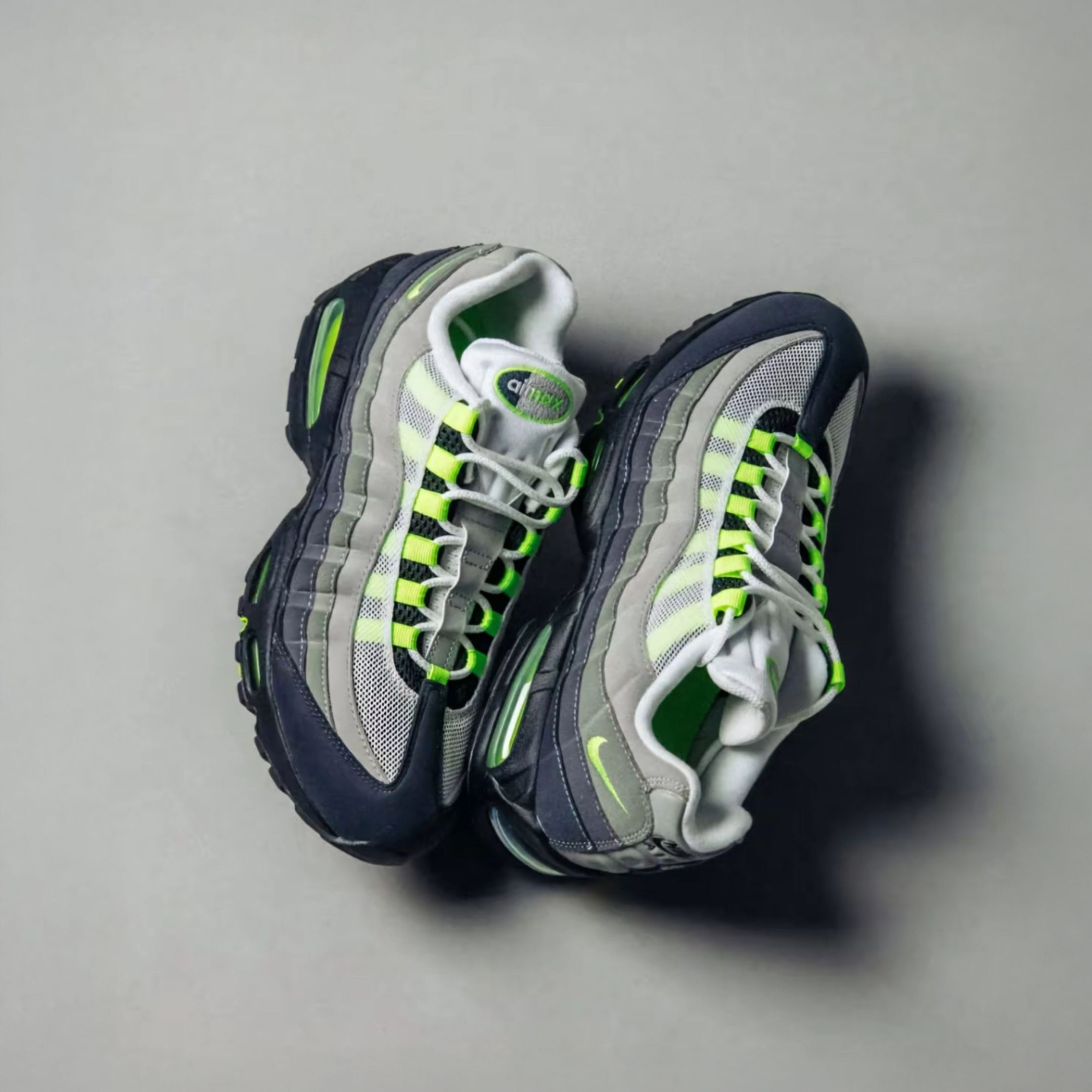 NICEDAY 代購 Nike Air Max 95 Neon 科技 泥灰 霓虹 灰 灰綠 氣墊 復刻 HM4740-001