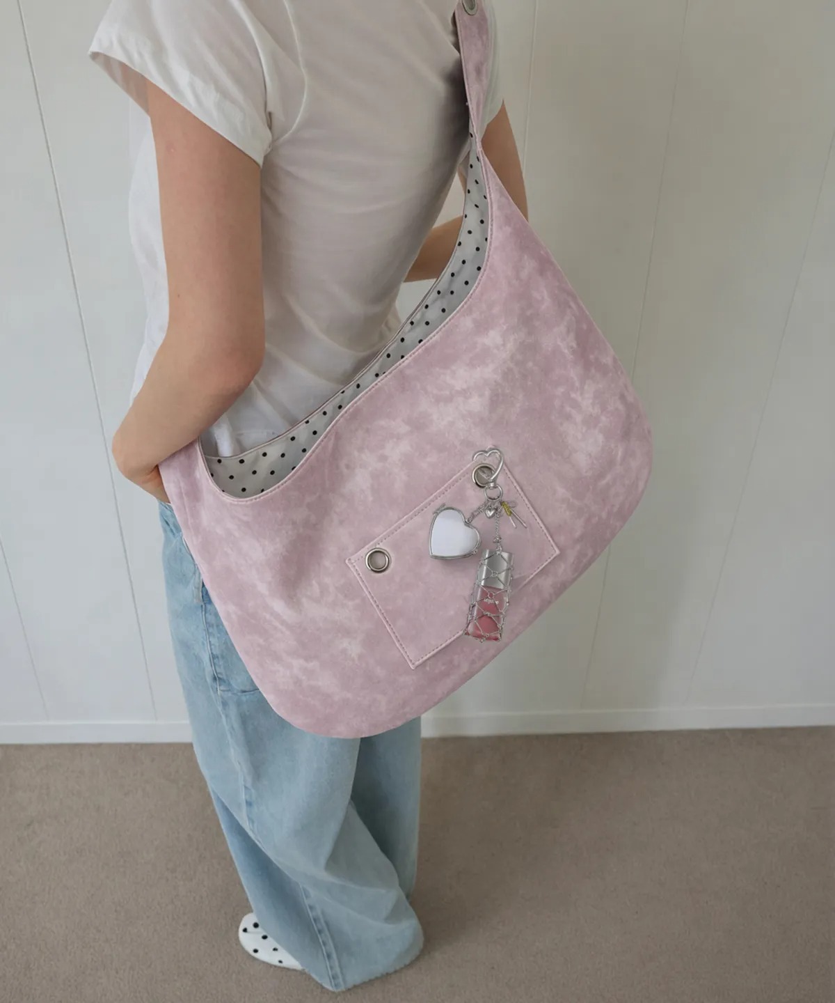 LETERIE Buckle Reversible Shoulder Bag [Black dot]