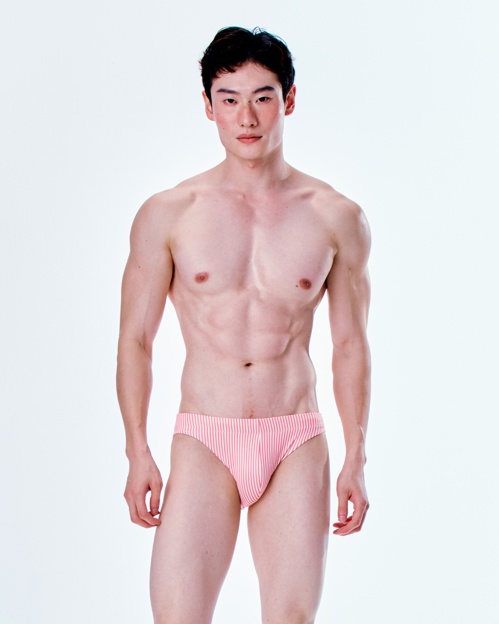 【粉紅條紋】Saxon 男性低腰三角泳褲