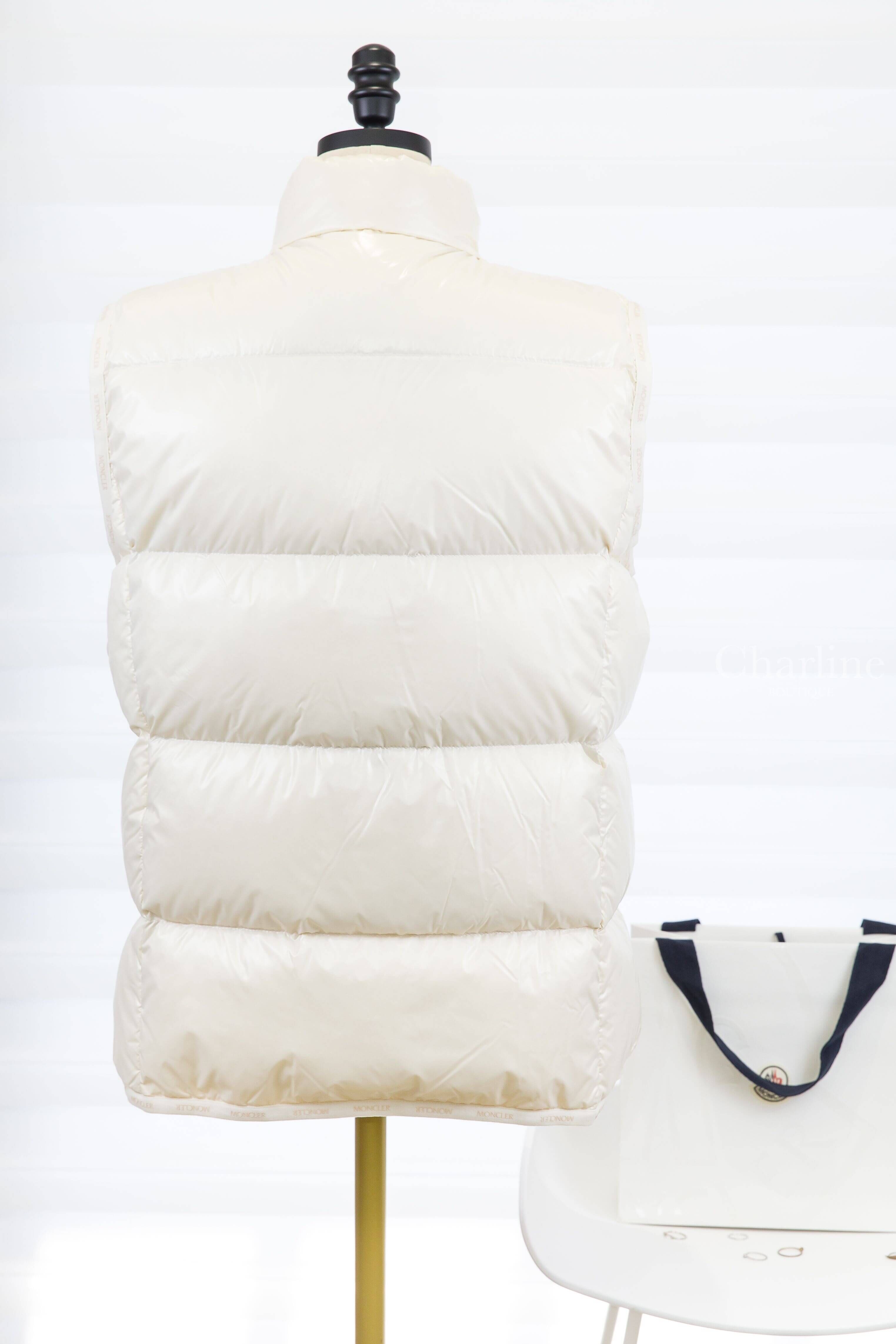 Moncler Badia Down Gilet 白色小立領奶茶色內裡白色圓釦羽絨背心-Charline Boutique 精品代購